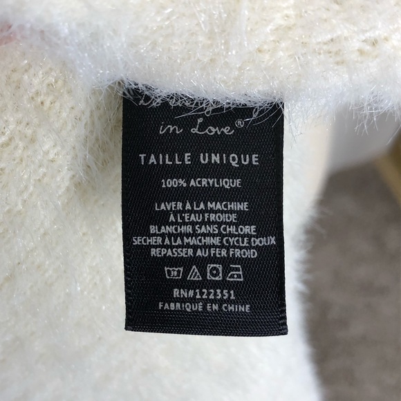 Do Everything In Love White Fuzzy Hooded Vest - Picture 6 of 8